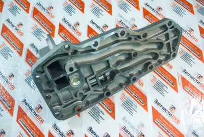 3918954 Головка масляного фильтра HEAD LUB OIL FILTER Cummins  Взаимозаменяемые номера: 3909352, 3915243, 3918295, 3924338, 3918328